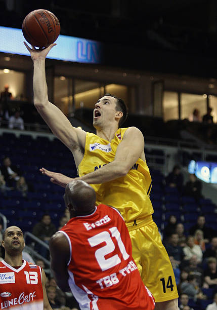 传球与防守 传球与防守