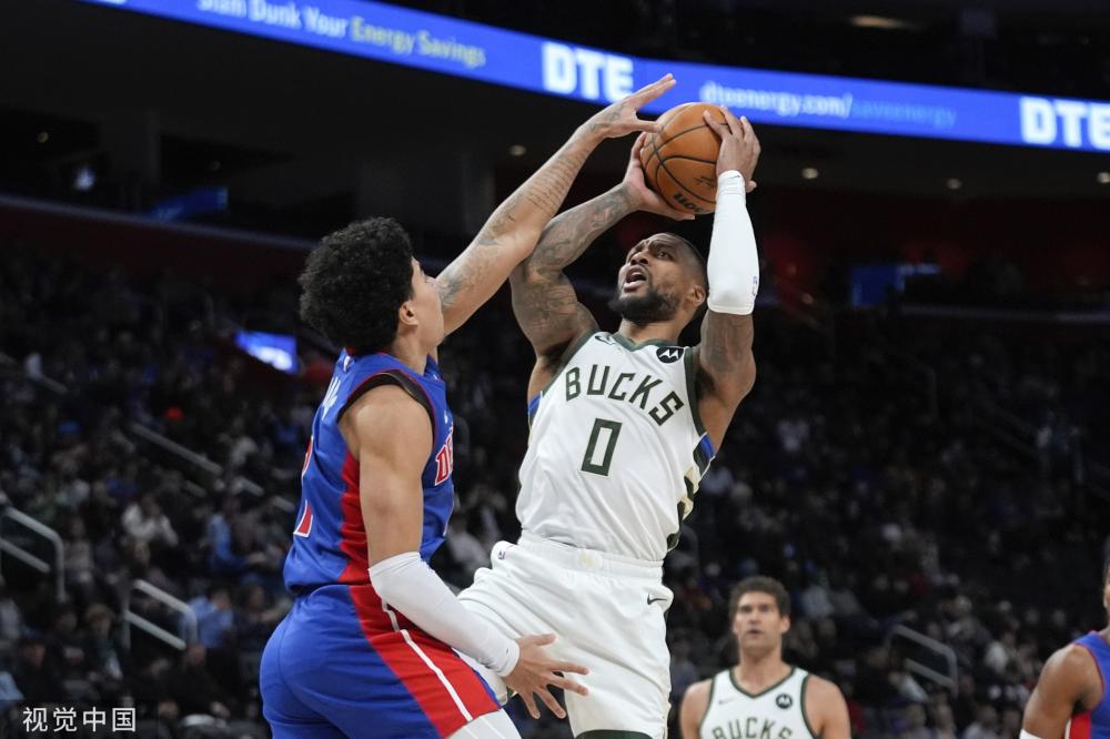 背身拿球并 背身拿球并