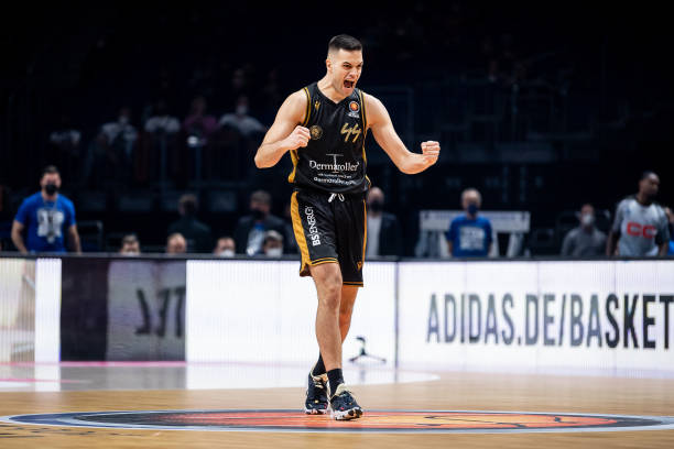 游泳赛事中 游泳赛事中